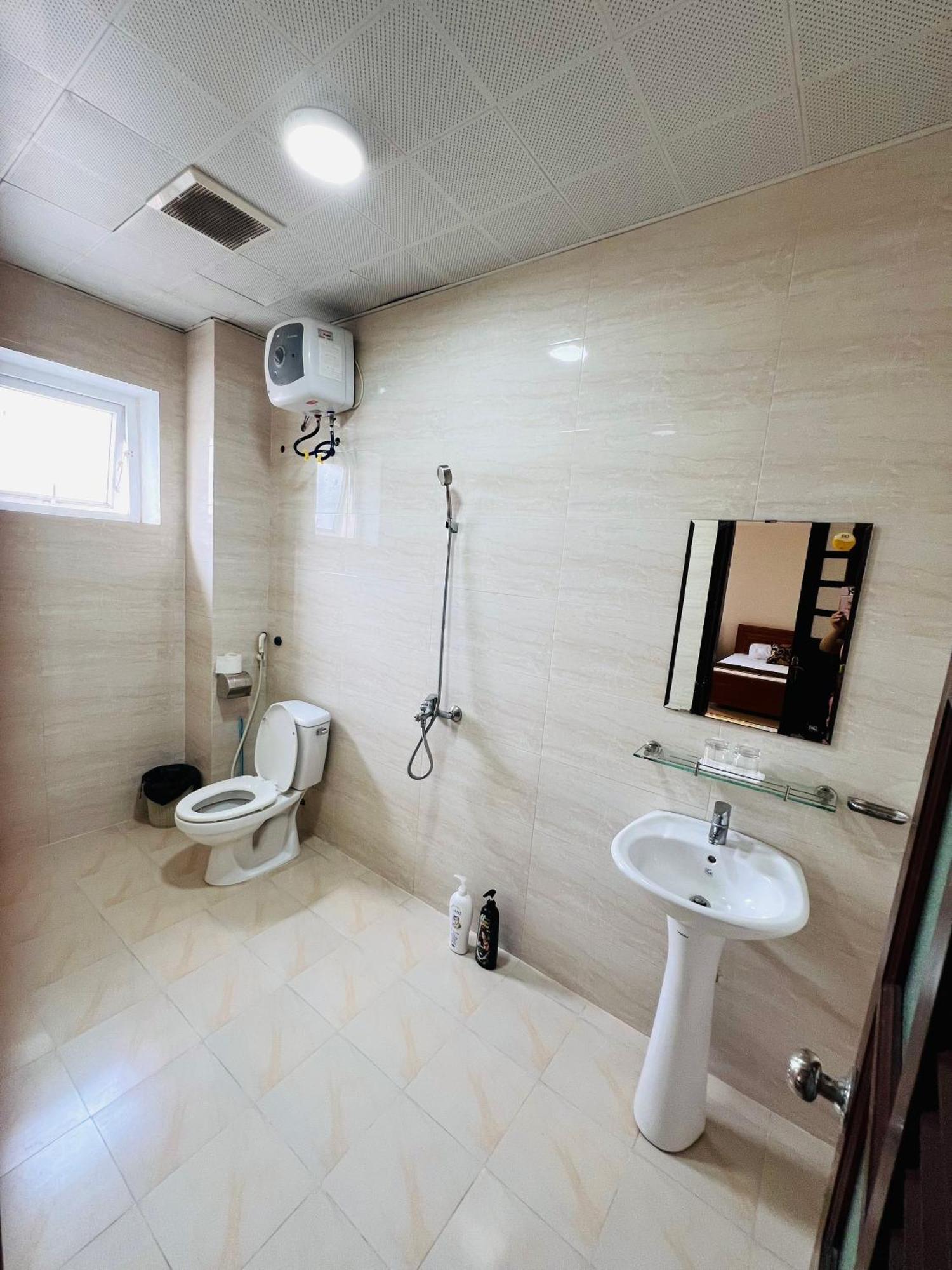 Hong Ngoc Hotel Ha Long Exterior foto